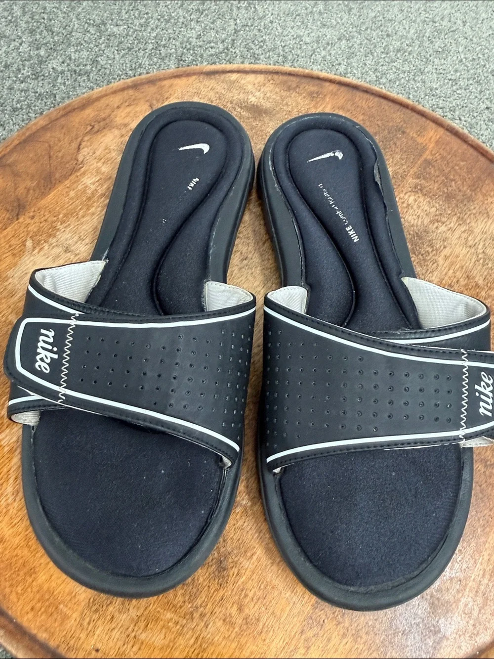 Nike Sandals Wm 10 *FLAWS Black White Slide Comfort Footbed Foam Cushion